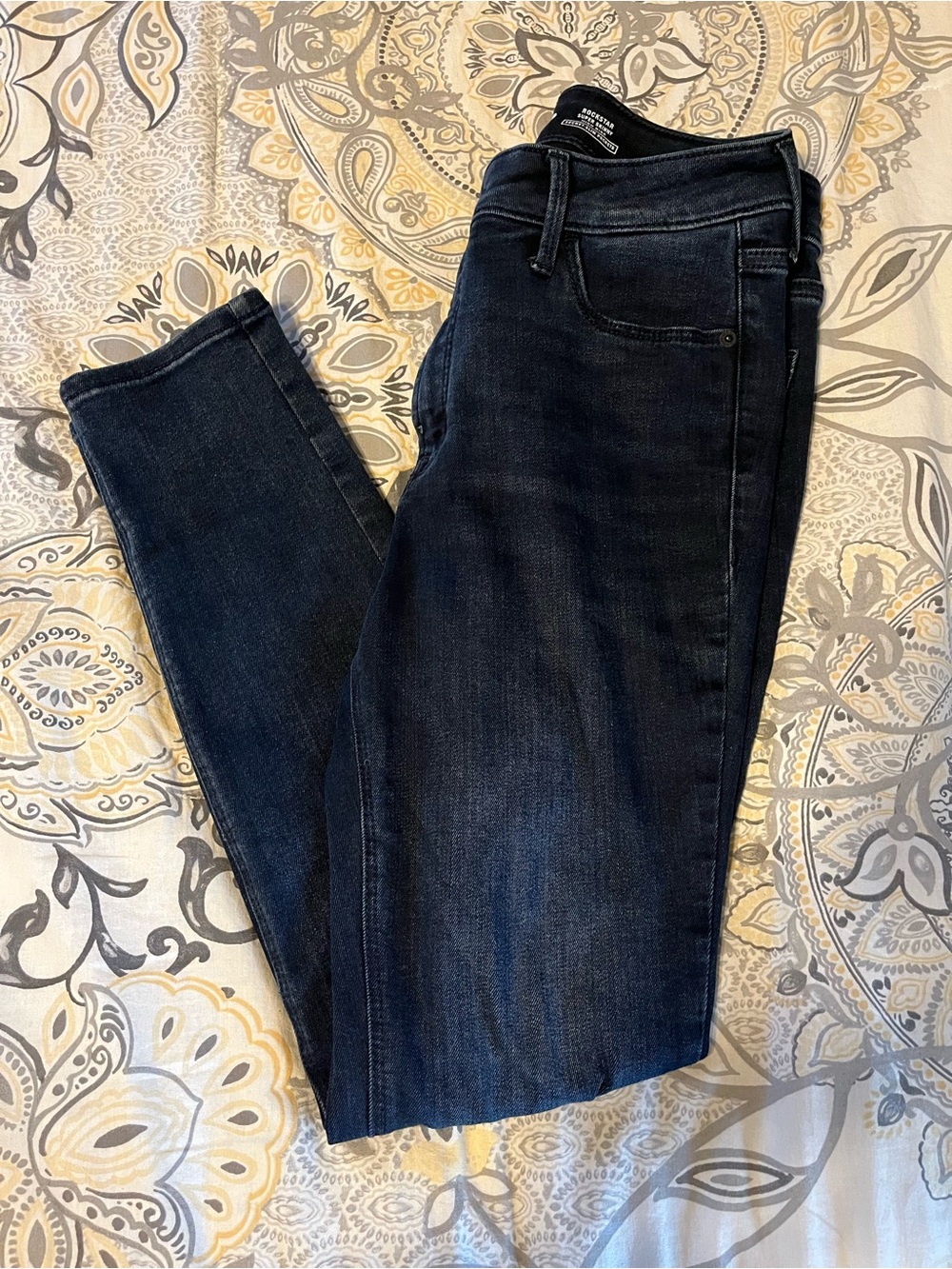 Old Navy Rockstar Super Skinny High Rise Jeans - Size 6 Petite
